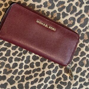Michael Kors Zip Wallet